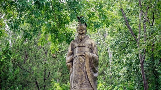 坚持抄书打卡第256天，诗词名为《七律•读《封建论》呈郭老》