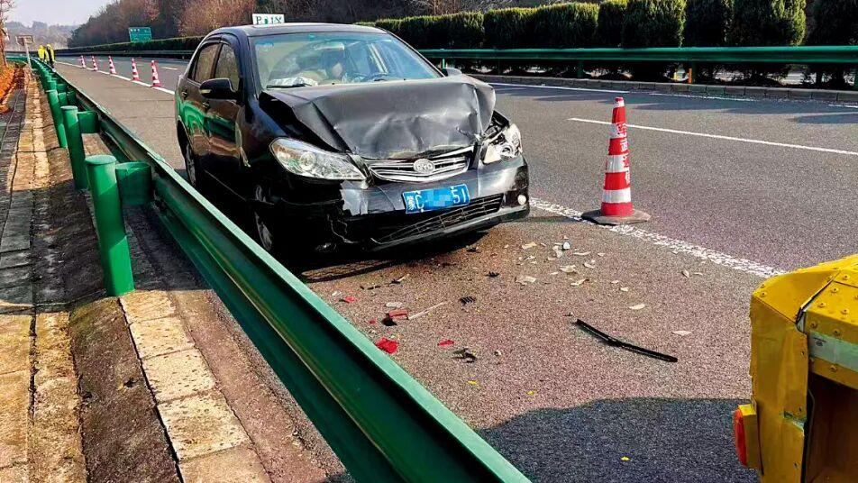 制造几十起车祸，骗保1000万元