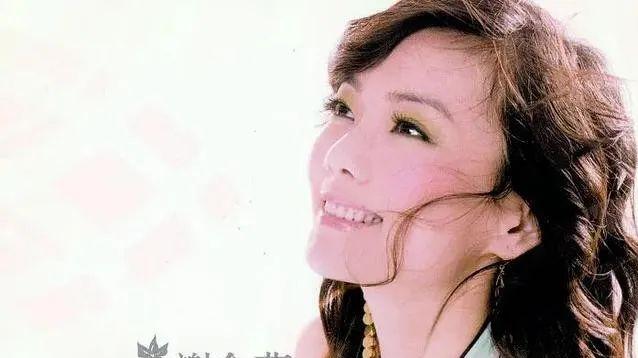 51岁谢金燕状态似少女，儿子生父被公开，本人10字回应尽显高情商