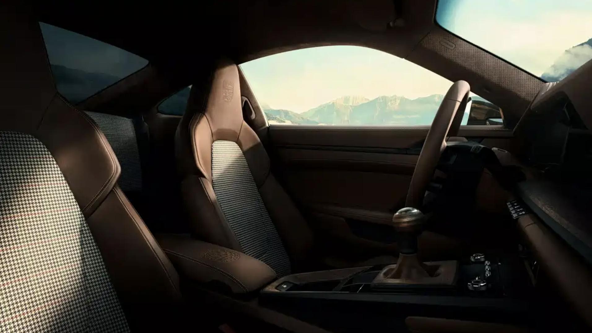 保时捷911限量车型，4.0升自吸发动机+手动变速箱，全球限量90台