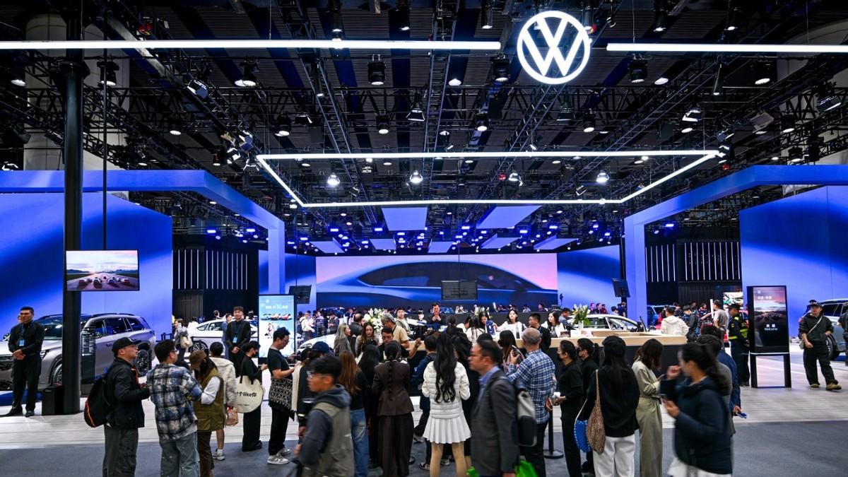 上汽大众的转型三重奏：守旧、创新与突围