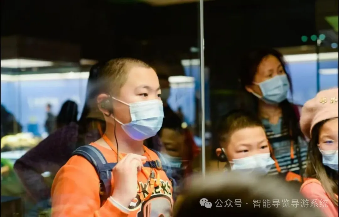 逛博物馆看不懂展品？穹游导览机让文物 “开口” 说话！