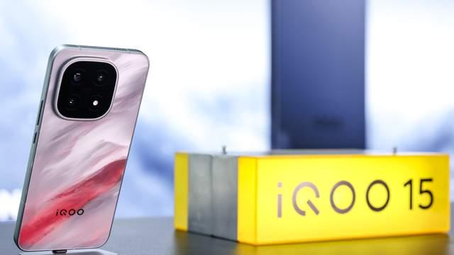 全面无短板新机！iQOO 15发布：一台让“偏科生”旗舰尴尬的满配全能王
