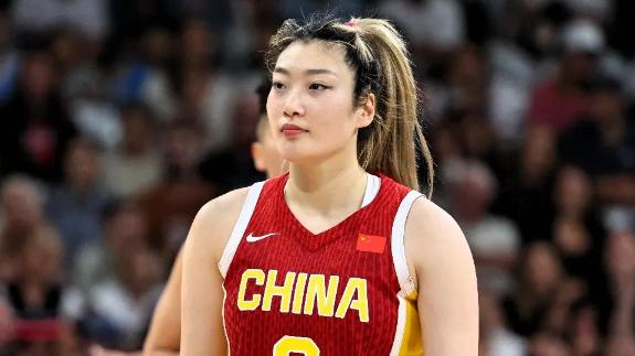 女篮锦标赛决赛在四川举行，李梦王思雨韩旭出场，四川有望夺冠