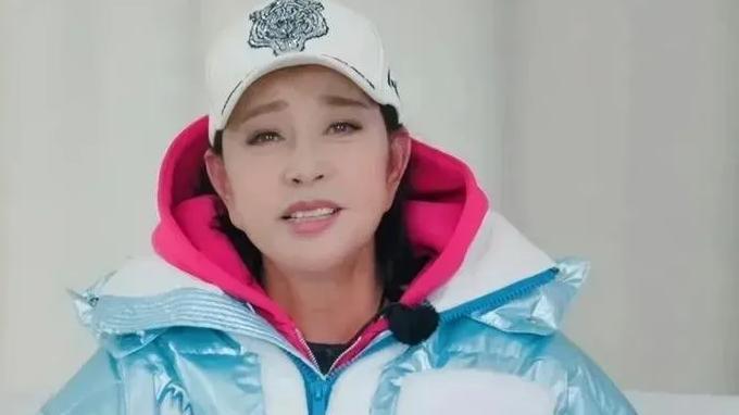 李小冉太敢了！翻白眼怒怼刘晓庆不该欺负年轻人，刘晓庆回应亮了