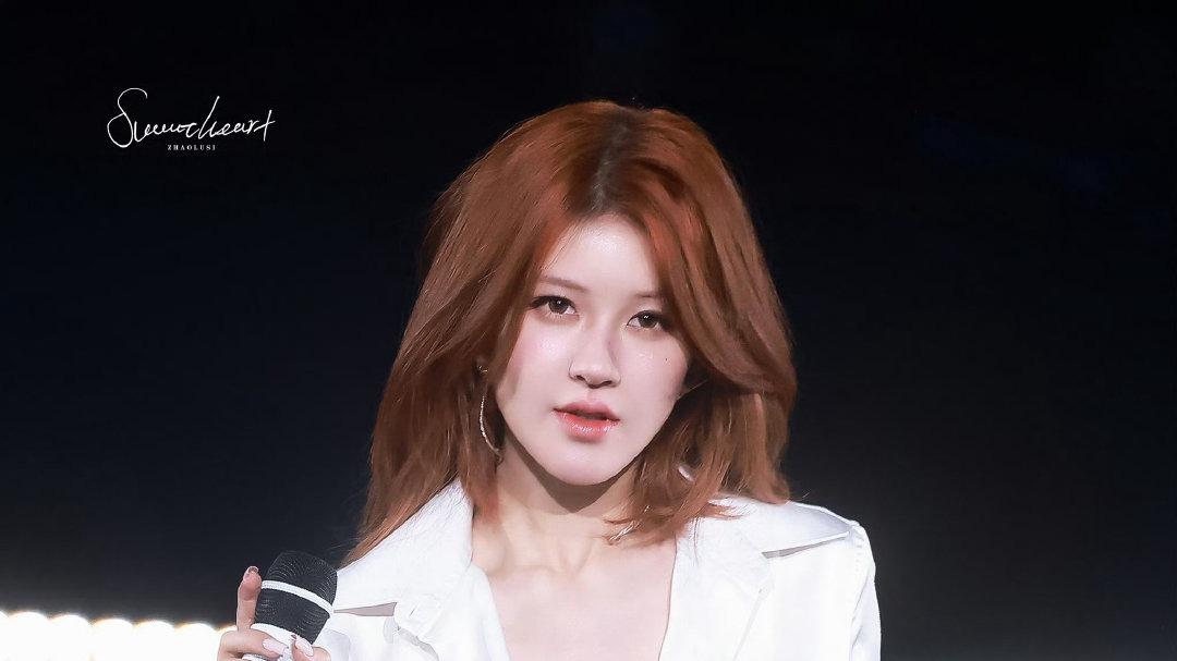 赵露思生日会穿白衬衫炸场！这反差感我直接疯狂截图