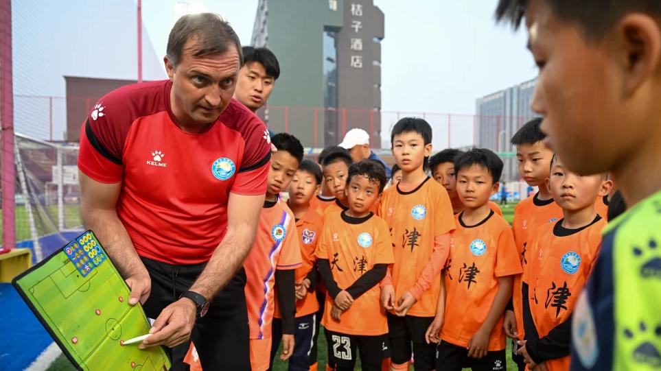 为什么上个文章，我说小球员的妈妈，既傻又蠢还坏呢