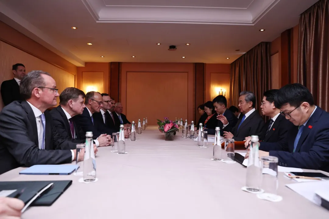 变天了！赢得德国大选后，默茨终于看清了美国，跟着美国和北约没好下场