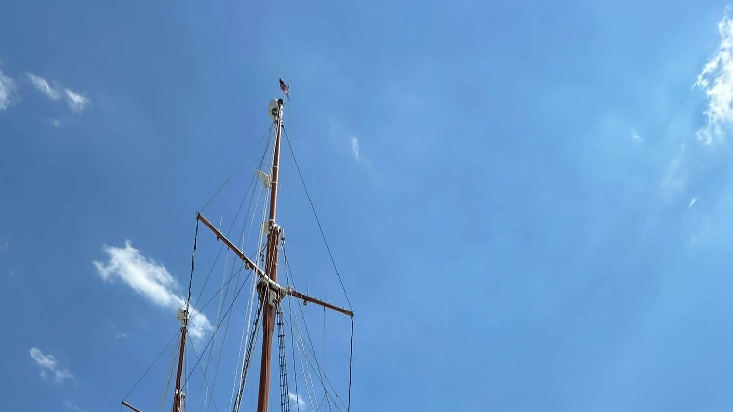 27亿美金瓜分现场！希腊船王家族直播来争夺财产，全球网友在网上清点遗产