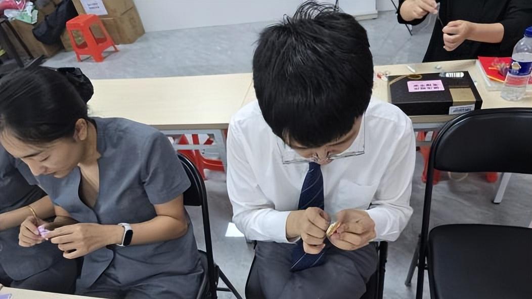 “锦绣之冠”赓续传统文化