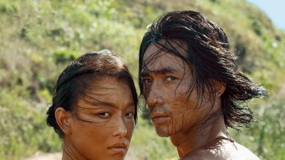 《东极岛》首波口碑崩了！剧情翻车给英军战俘加高光，被吐槽崇洋