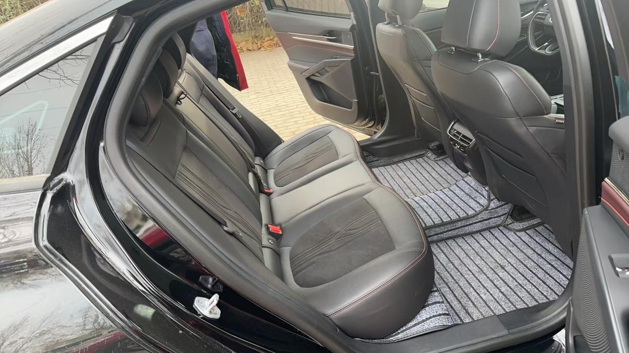 上班通勤，自驾出游，蒙迪欧真的顶