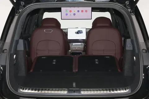 试驾岚图泰山：六座大SUV，谁不想把日子过得更有排面呢？