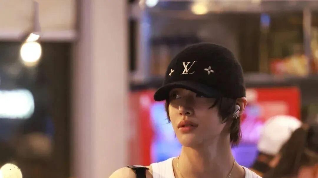 一件背心，两种男人：穿对是荷尔蒙，穿错是地沟油！