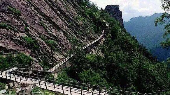 付费救援遏制秦岭穿越乱象？西安户外驴友更要警惕网红野线的诱惑