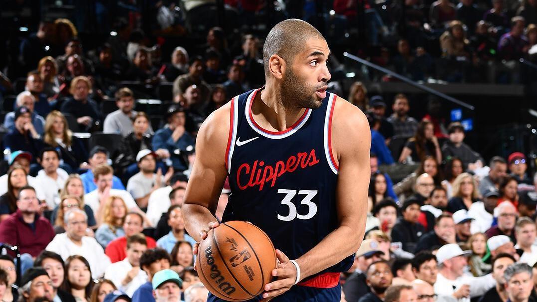 跑得动吗？这队是NBA的AC米兰！五大主力均超32岁，还要签40岁老将！