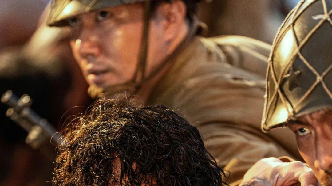 《东极岛》血扑，谁来“背锅”？