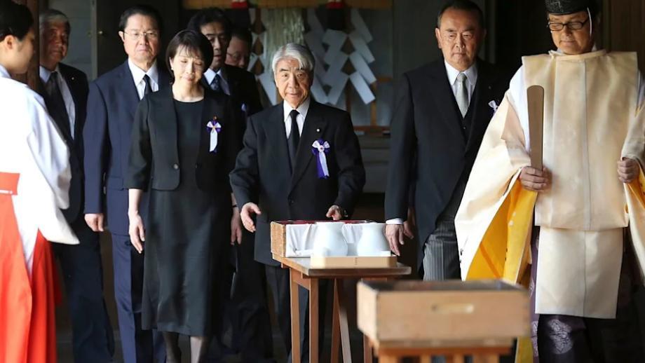 中日若发生冲突，高市能出兵10万？东京通知中国，外交部反将两军