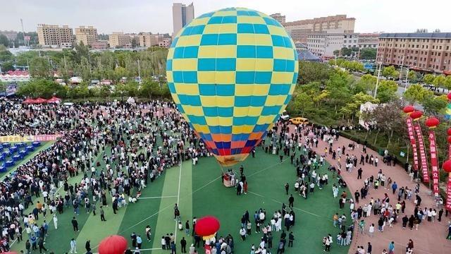 一场“美食+”活动 打响了一个品牌 带火了一座小城