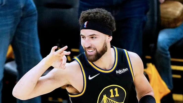 就本赛季汤普森的表现，距离退役不远了，甚至可能被独行侠队裁员