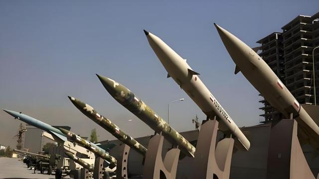 伊朗反击越打越猛，战场态势开始逆转，以色列陷入三重危境