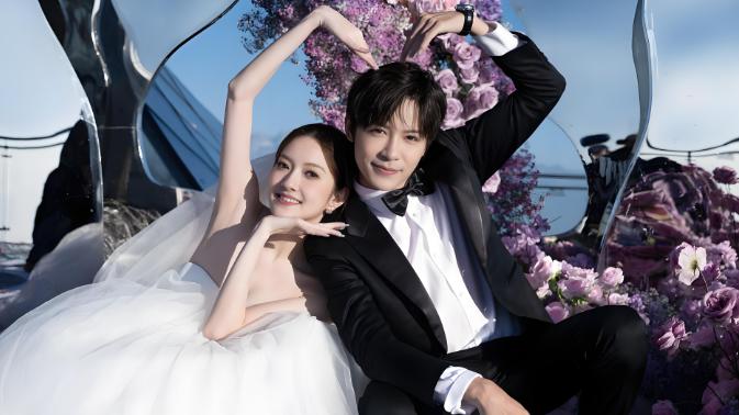 马雪阳官宣老婆产女 晒一家三口牵手照幸福温馨