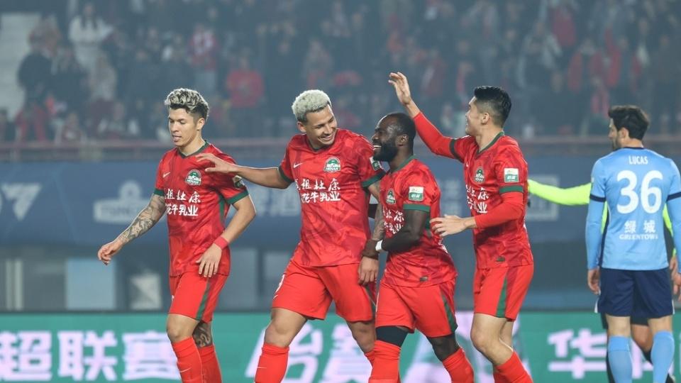 中超：浙江2-2绝平河南！王钰栋助攻+卡列洛2球+李提香乌龙