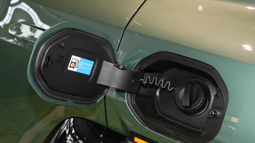 方程豹豹8新增五座版本，更大更宽敞，乘坐起来就是巴适