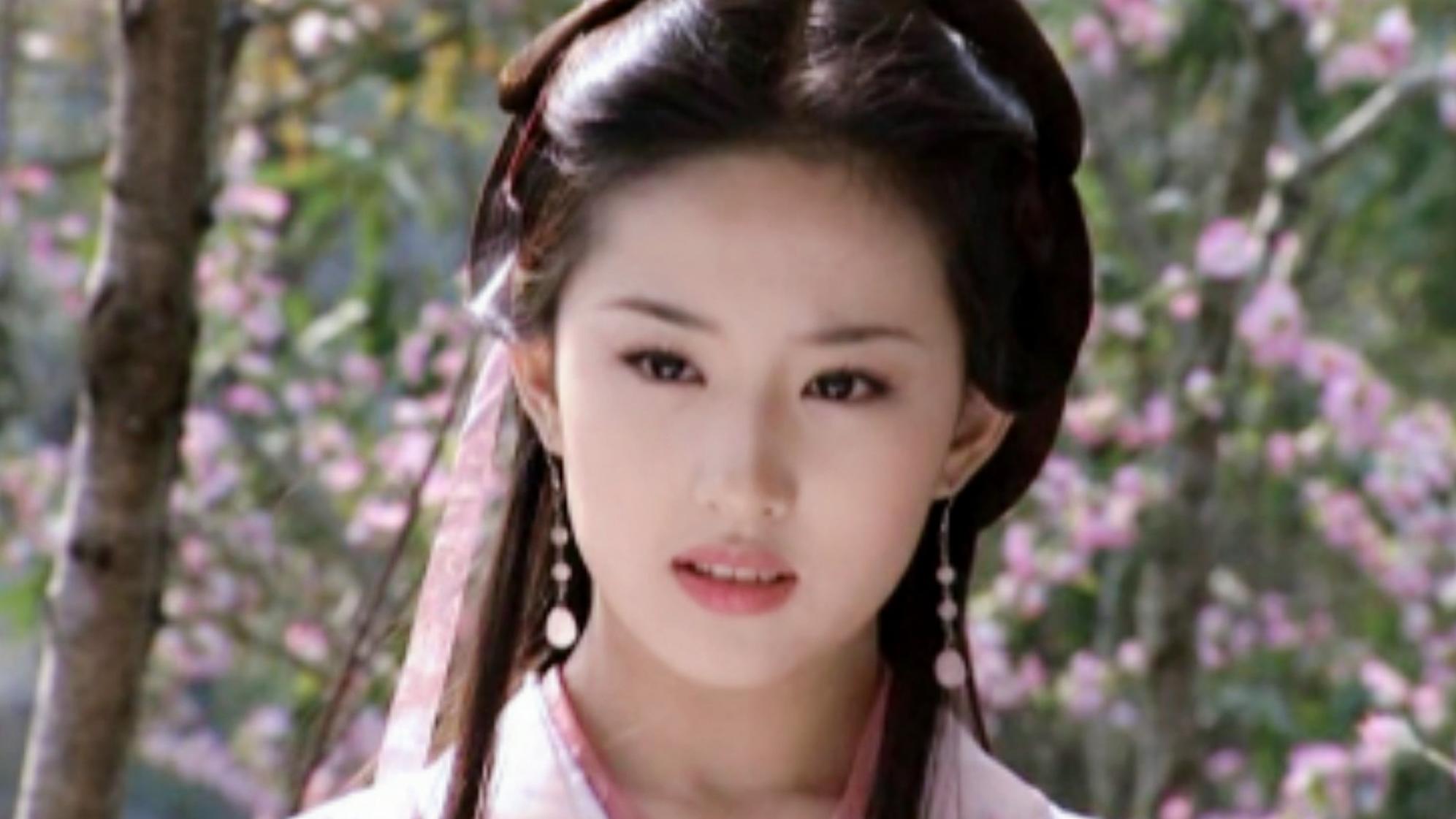 古装美女要想有仙气，头上怎能少得了蝴蝶结和飘带？