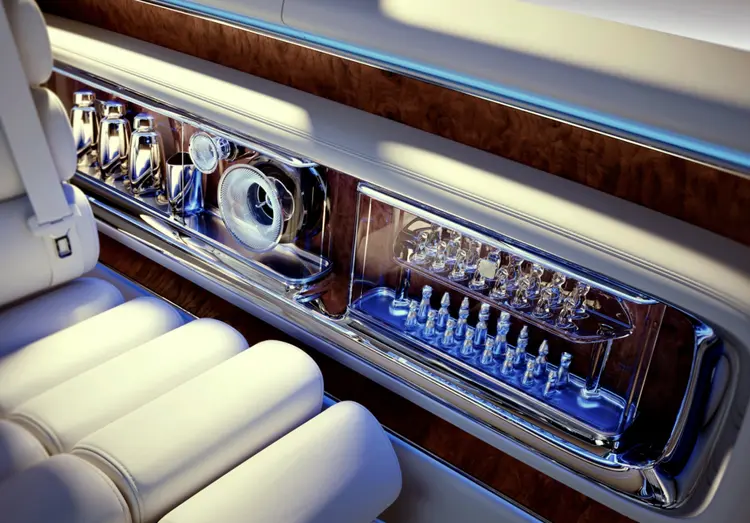 奔驰，造了一辆“变态”