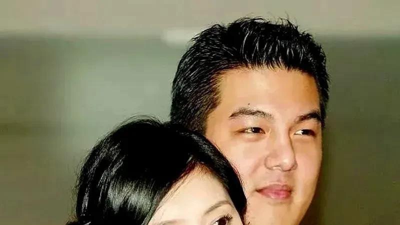 孙志浩二婚不育 梧桐妹是唯一骨肉



这瓜保熟！孙志浩二婚竟然生不了孩子，据说