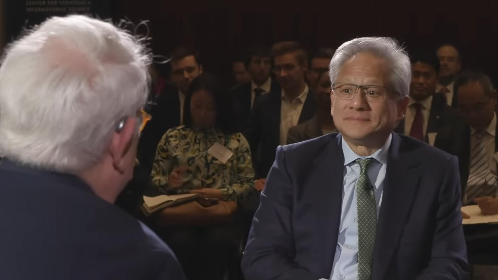 黄仁勋：AI 竞赛的胜负线，就在这“五层战争”