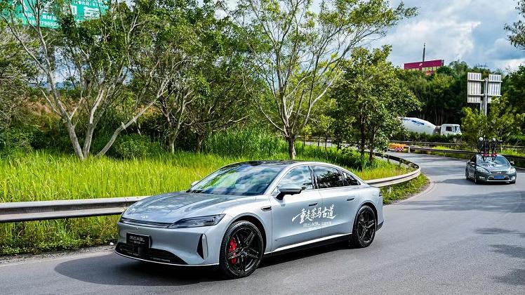 当“超丝滑老司机”遇上千年古道！风云A9L猎鹰700版智驾首测硬核破局