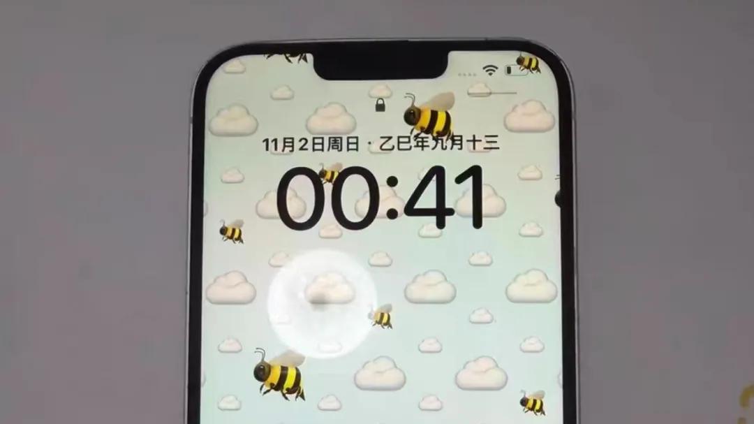 6.1英寸的小屏iPhone，A15芯片+6GB内存，二手一千多块