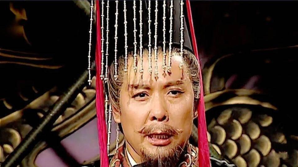为何这么多人跟着刘备，明明刘备本钱太小