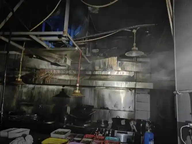 辽阳一饭店发生火灾致22人3伤