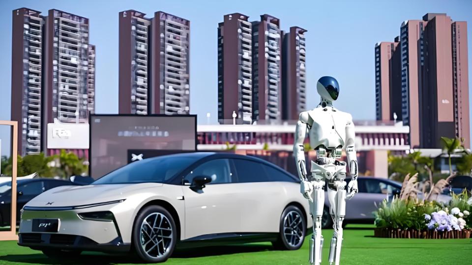 反内卷、技术平权、城市NOA...... 2025中国车市十大热词