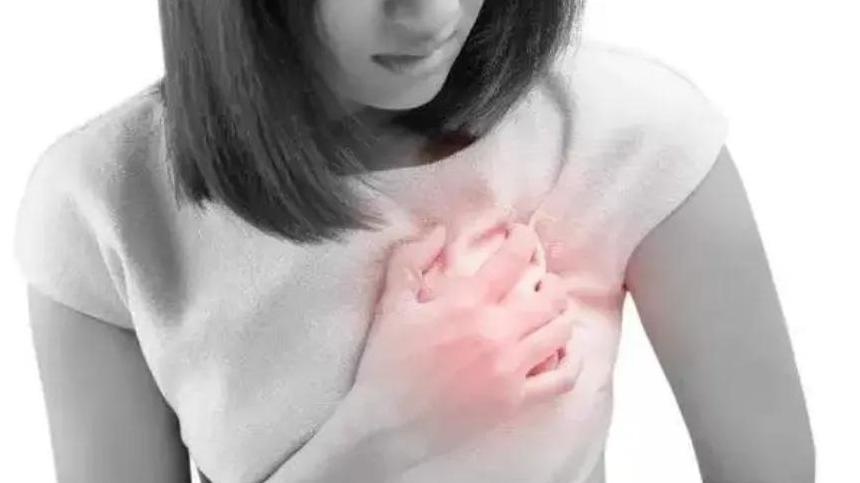 产后胀奶肿成“铅球”？冷敷和热敷怎么选才对？