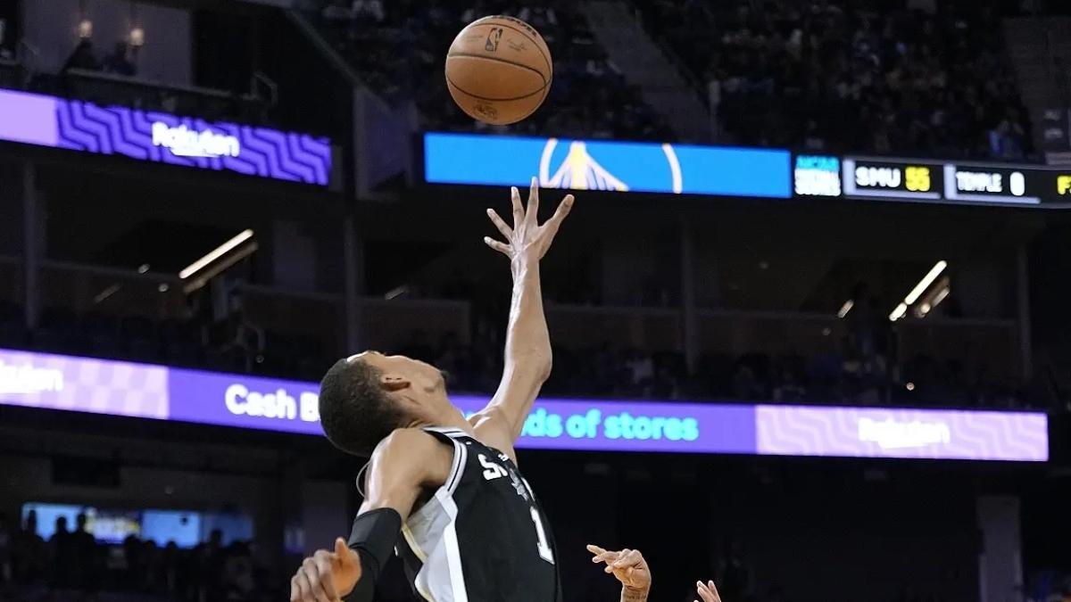 突发！马刺遭重创！文班小腿拉伤