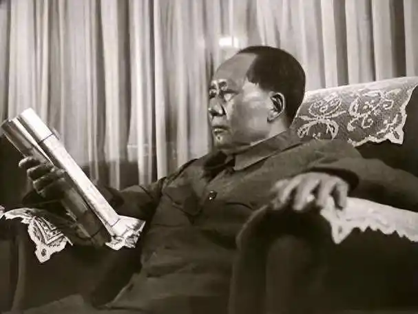 中国用毛主席80年前的智慧，让美国先疼得喊