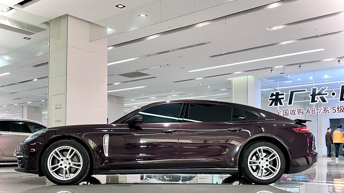 5.3万公里，行政级座驾，2017款保时捷Panamera，现仅售66.6万
