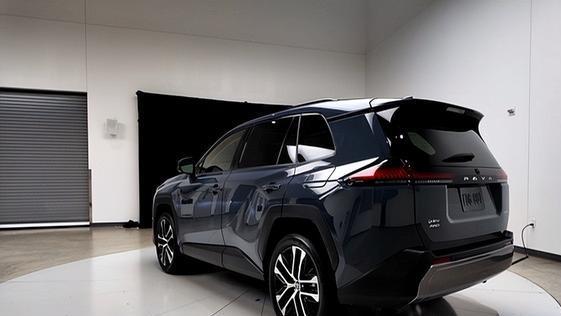 第六代丰田RAV4正式亮相，新款外观内饰是你的菜吗？