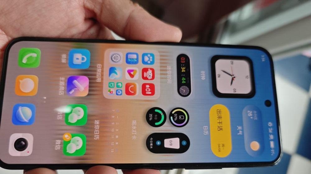 值得捡漏的“小钢炮”，骁龙8Gen3+IP68防水+徕卡影像跌至2710元