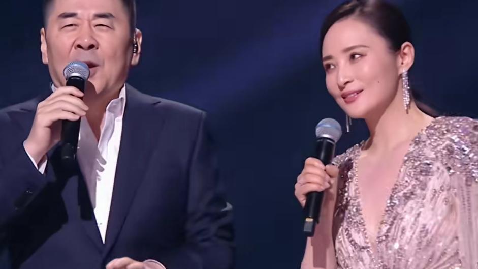 一场晚会将内娱的现实面，在《甄嬛传》演员身上体现的淋漓尽致