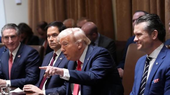 中美刚签协议，特朗普便计划访华，阵容很强大，想和中国谈笔生意