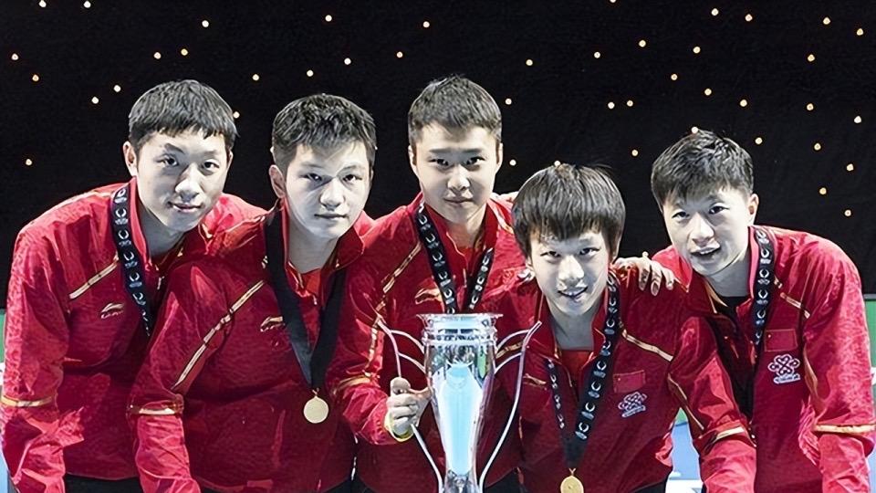他19岁就成为世界冠军，却在26岁退出国乒，如今迎娶前队友为妻