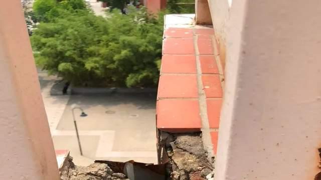 中学教学楼栏杆断裂致学生坠楼重伤瘫痪，事故调查报告7年未公布