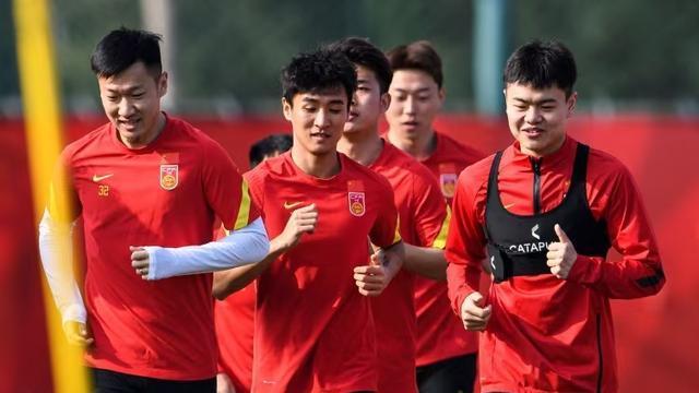 对手又送大礼！国足世预赛迎重大利好，印尼官宣更换主帅