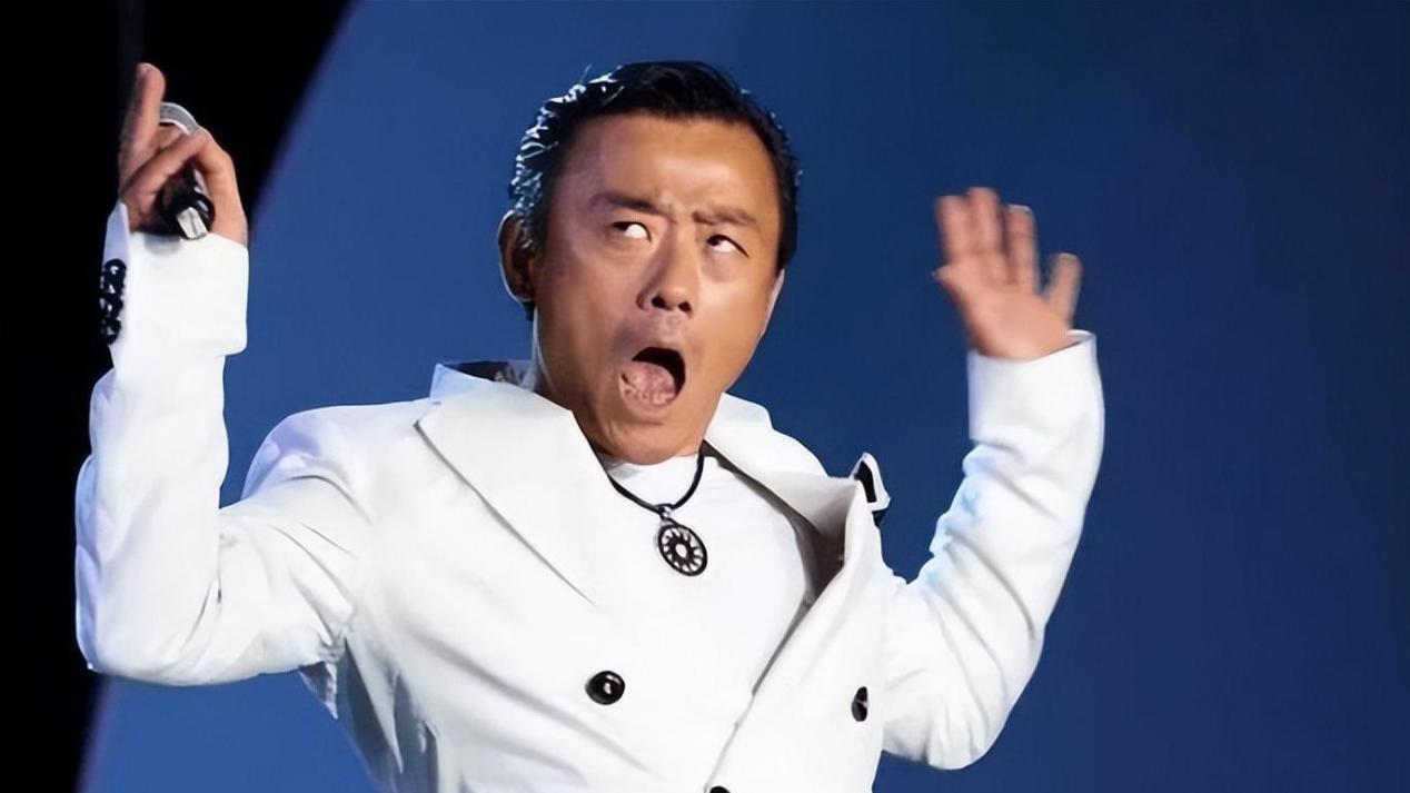 事实证明，“消失”7年 定居美国的周立波，已经走上了另一条道路