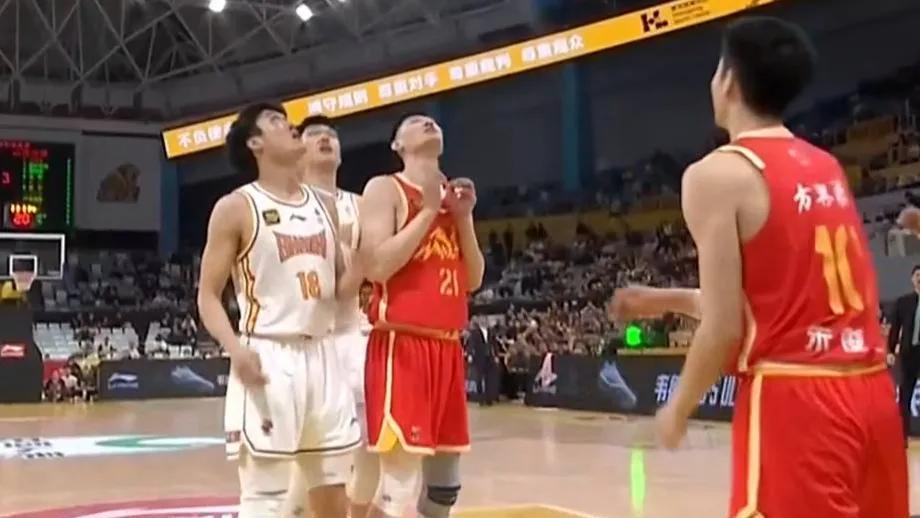 2分险胜！CBA超级黑马神了，国手压哨绝杀，打破广厦主场不败金身